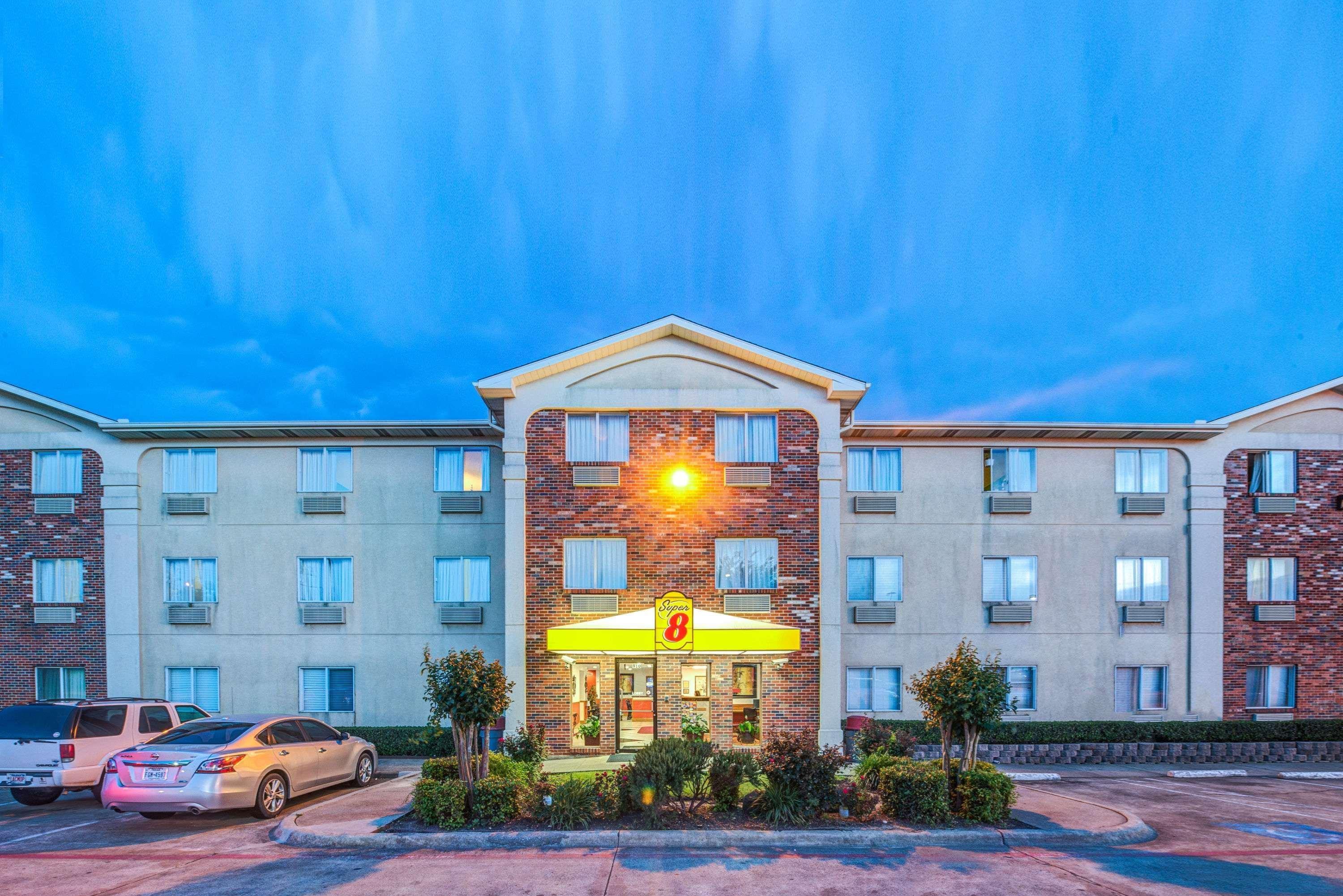 Super 8 By Wyndham Mckinney/plano Area Hotel